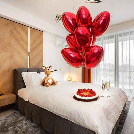 Classy Sassy - Elegant Escape In Timpuri Noi Bucarest Esterno foto